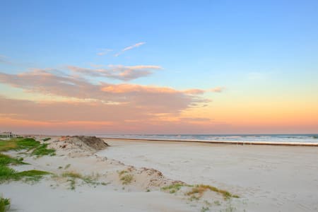 Beach Front Condo In Casa Del Mar