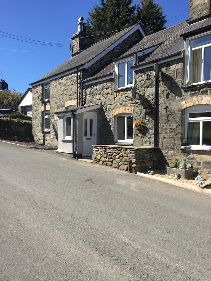 CoedyBrenin Holiday Rentals & Homes Dolgellau, United Kingdom Airbnb