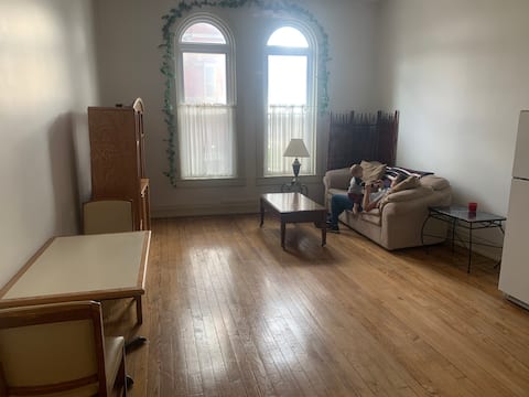 1 Bedroom Apartment Overlooking Courthouse Square