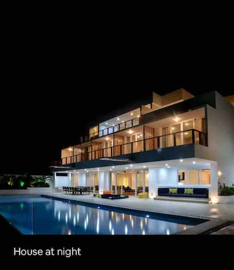 Spacious 8BR house with private pool