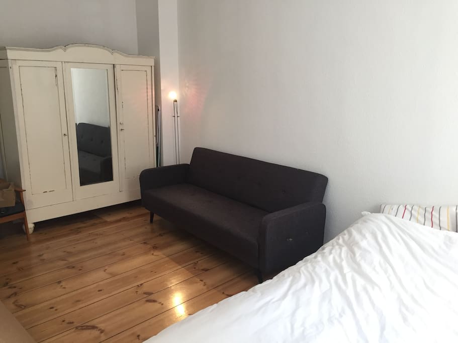 Wohn- & Schlafzimmer / Living and sleepingroom