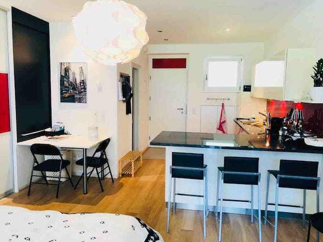 Modernes Apartment mit Sonnenterrasse und Pool