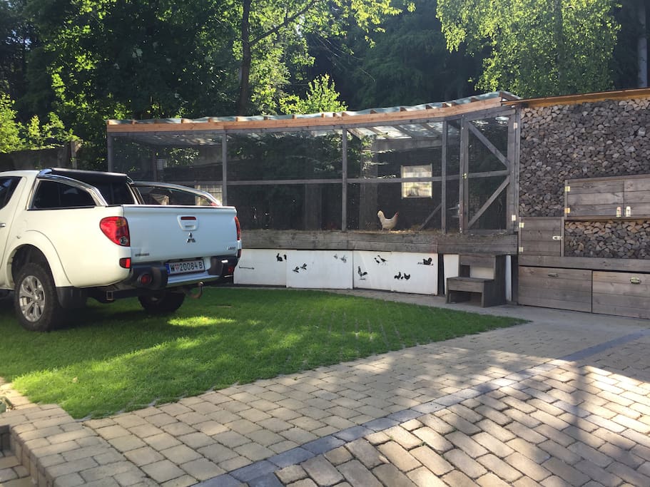 Parking/Chicken,- and rabbit stable