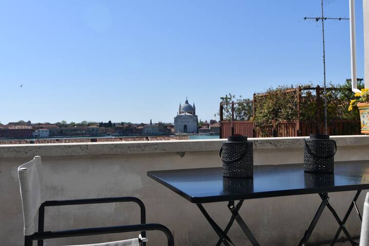 Palladio terrace: elegant with spectacular view gallery image 3