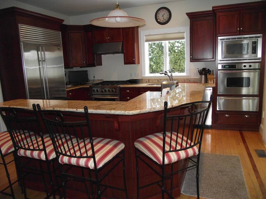 Kitchen/Island