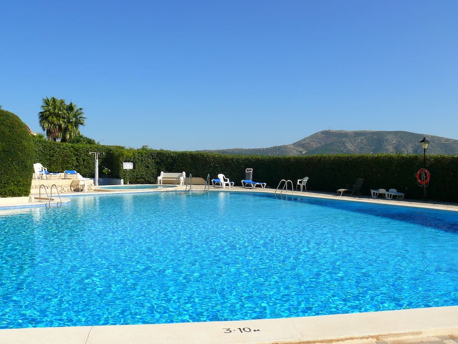 Gemeinschafts- Pool- Anlage