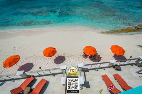 LOVE Villas **ANGELFISH VILLA**     *COURTESY Car*