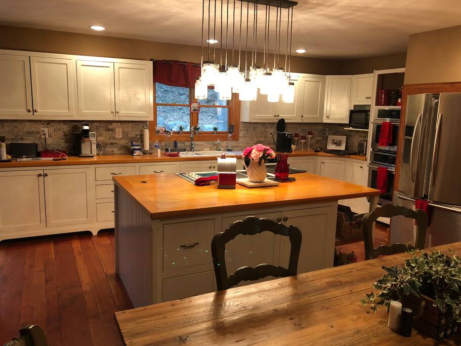 Large country kitchen with 8 per son farm table