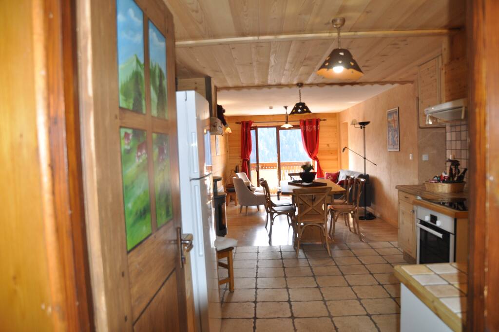 pièces à vivre cuisine , séjour , salon