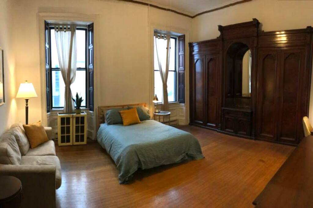 Very spacious bedroom