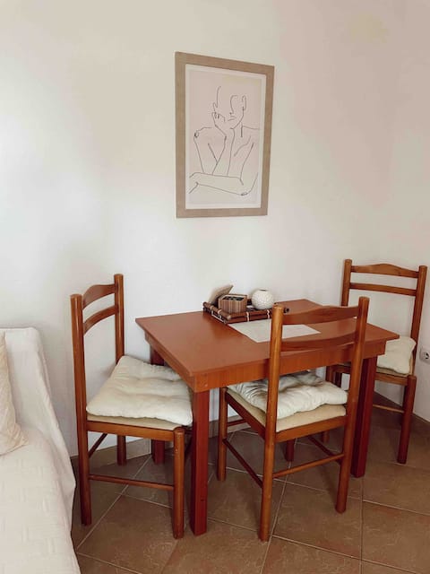 Top performing Airbnb: Quite and clean place to rest/Apartment I in Ilino