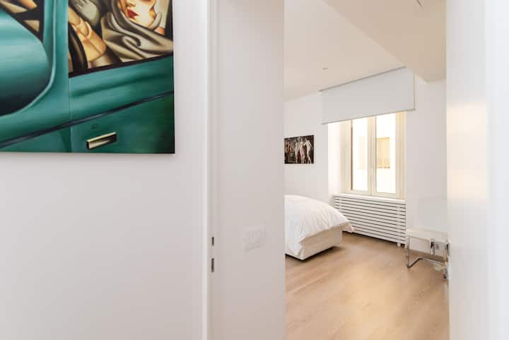 第6间卧室（一张单人床） ，带套房