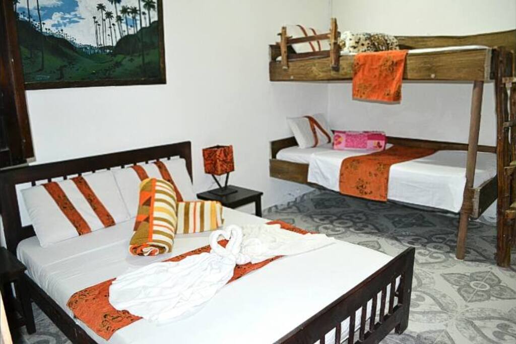 Habitación quintuple con baño privado