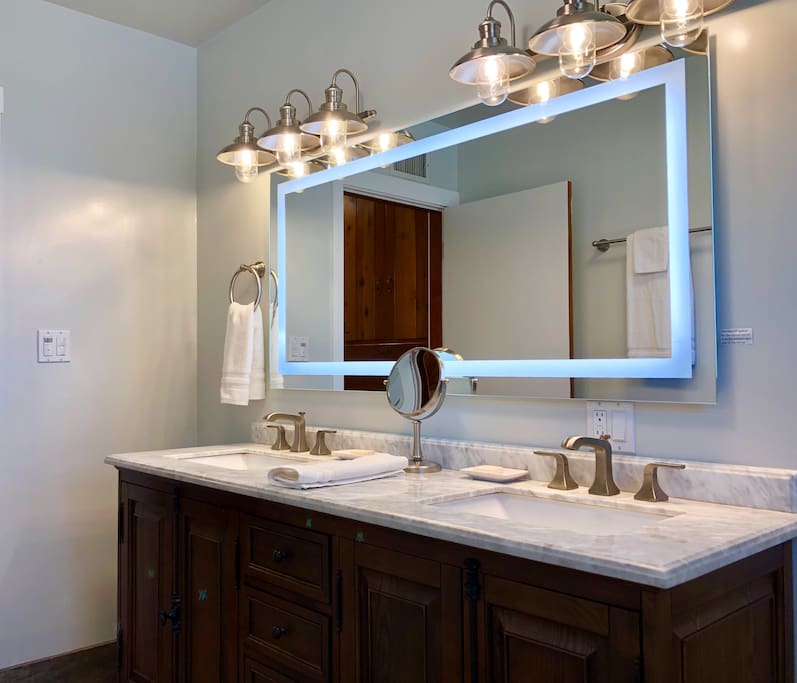 Large Bathroom-large lighted mirror, double sink & double vanity