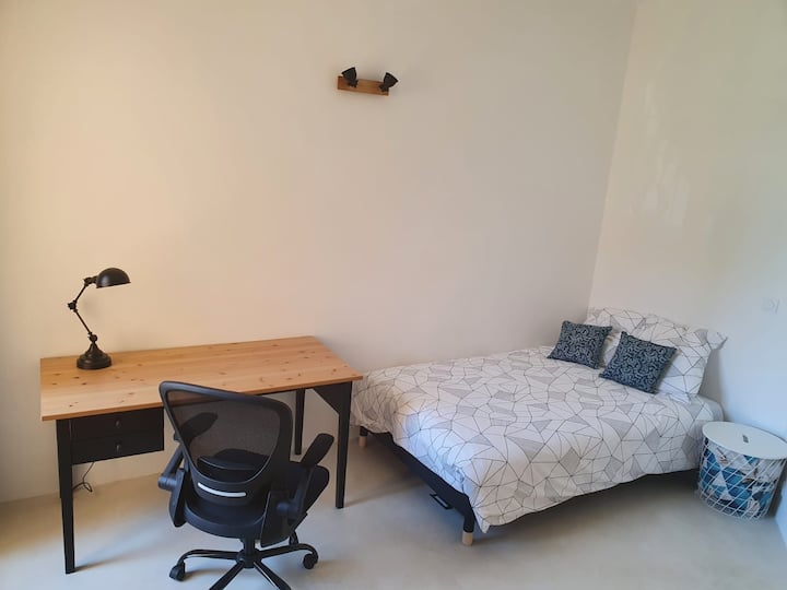 Chumba cha kulala 1
kitanda cha sofa 120 cm