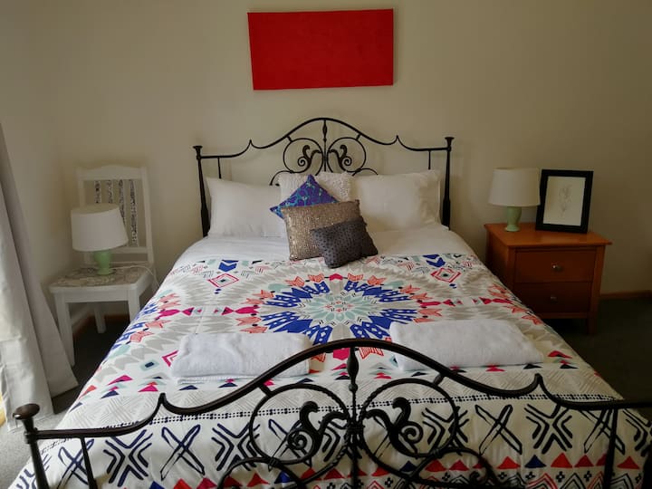 Spálňa s manželskou posteľou 2