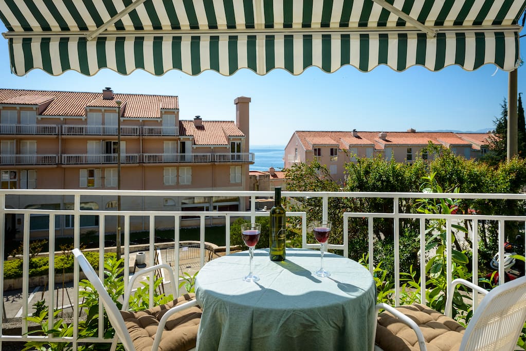 Balcony for your use only