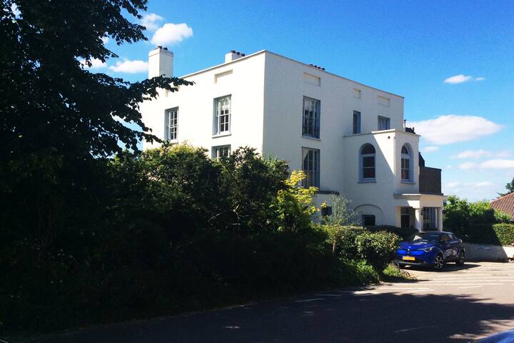 Elegant historic 7 bedroom house Greenwich London gallery image 2