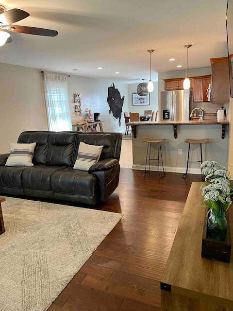 Stylish Richmond Home. Near EKU and Downtown