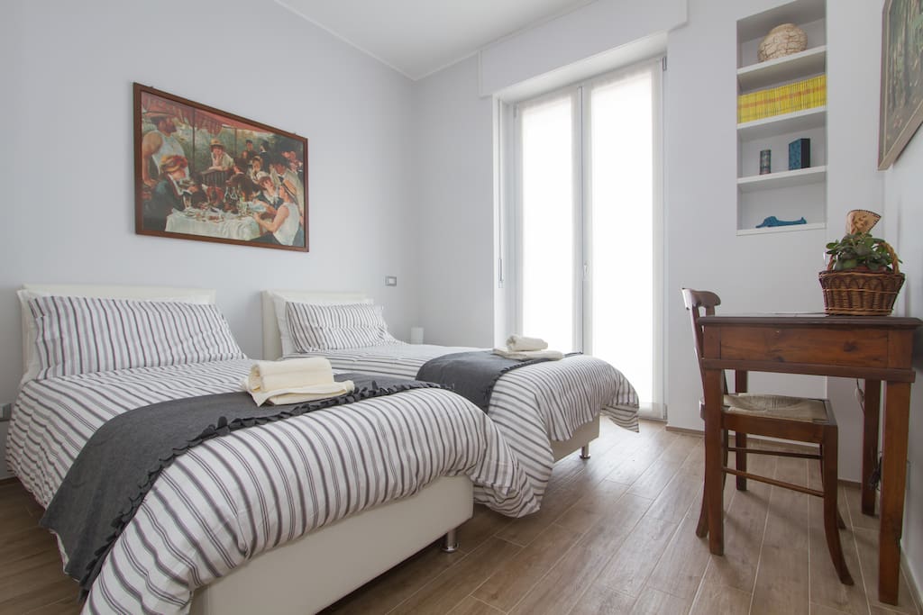 1 camera - 1st bedroom