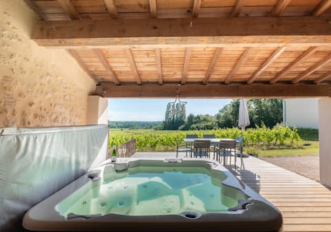 Holiday cottage in the heart of Graves Vineyard