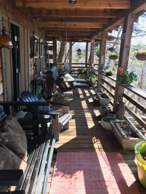 Porch with 360° view