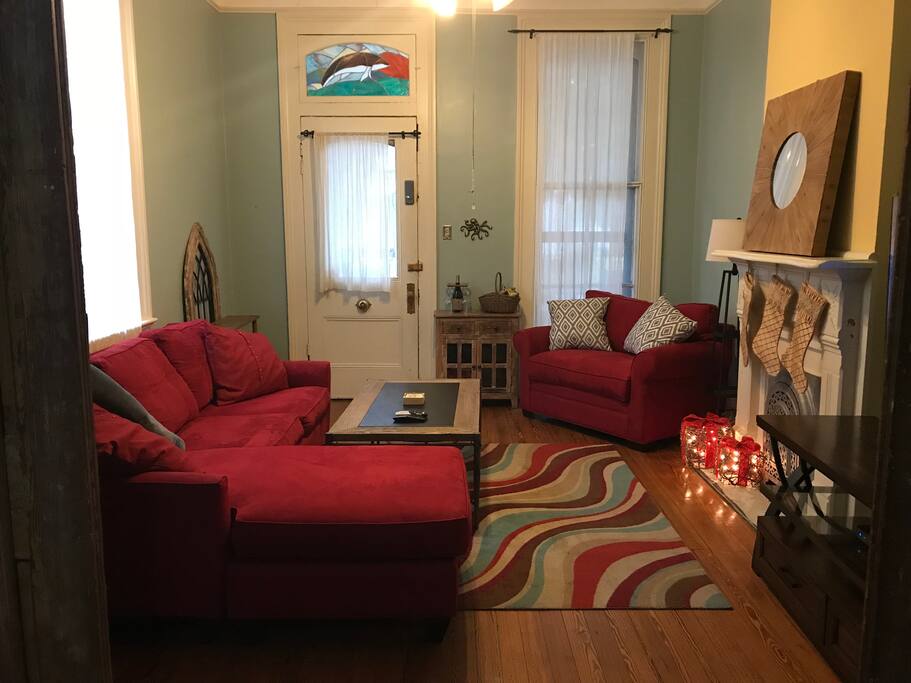 The couch is also a Queen size pull out