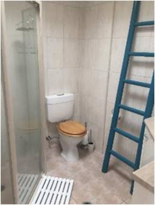 En-suite bathroom