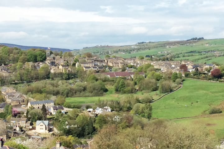 Stable Cottage is cute & cosy with stunning  views