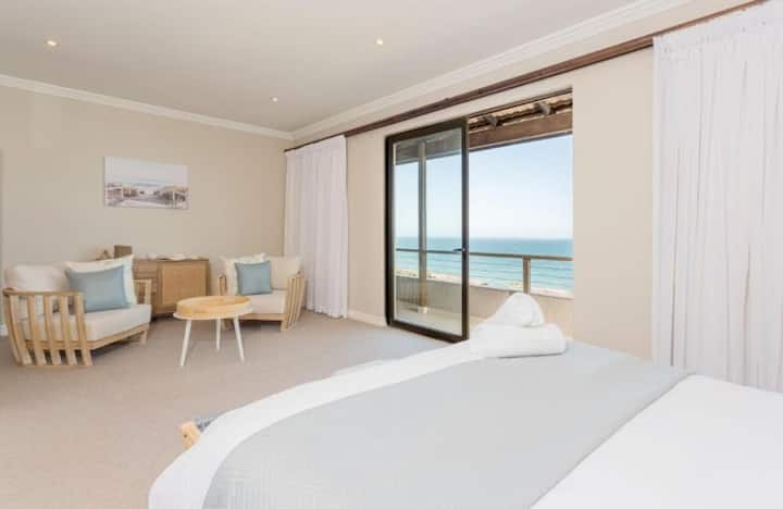 Ხედი მთავარი საძინებლიდან.