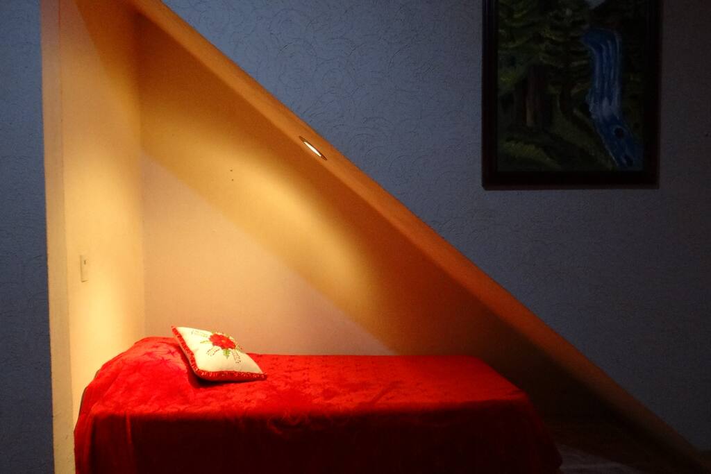 Cama Individual Habitación Ciruela