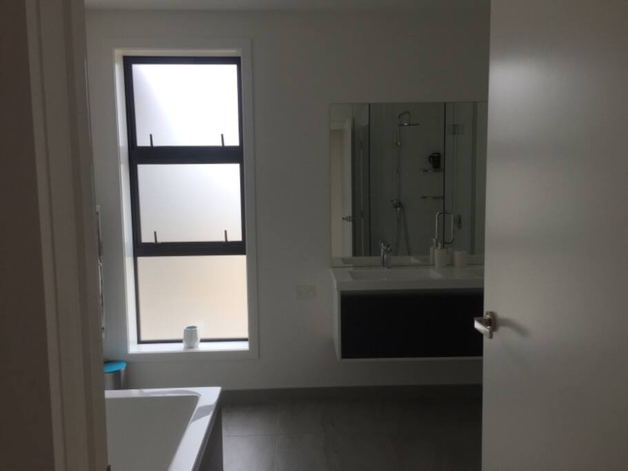 Master Ensuite