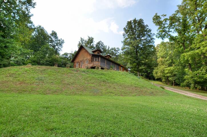 Percy S Paradise Cabin Smoky Mountains Cherokee Cabins For Rent