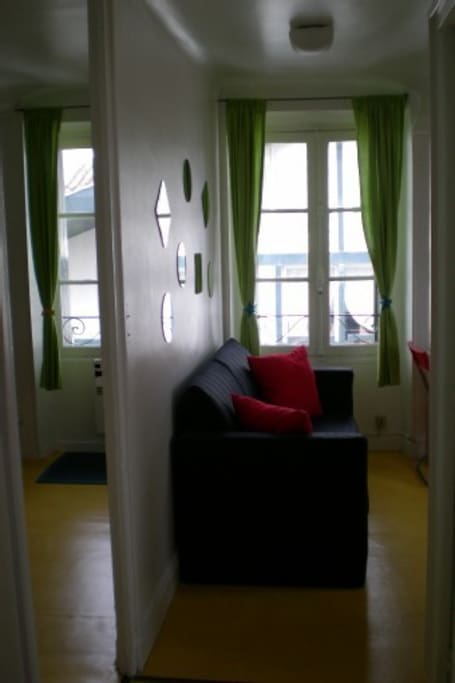 vue sur séjour et chambre