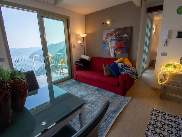 VanGogh-beautiful lake Iseo view and swimming pool gallery image 4