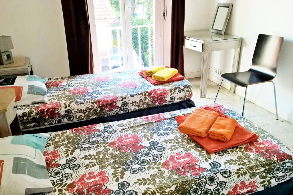 standard bedroom with 2 separate beds (please ask)