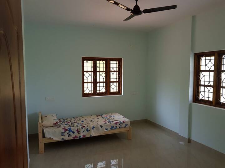 lit simple Chambre 2 