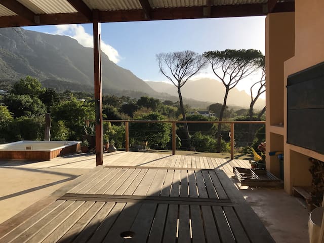 Relaxed family home (6 beds) in Hout Bay,Cape Town