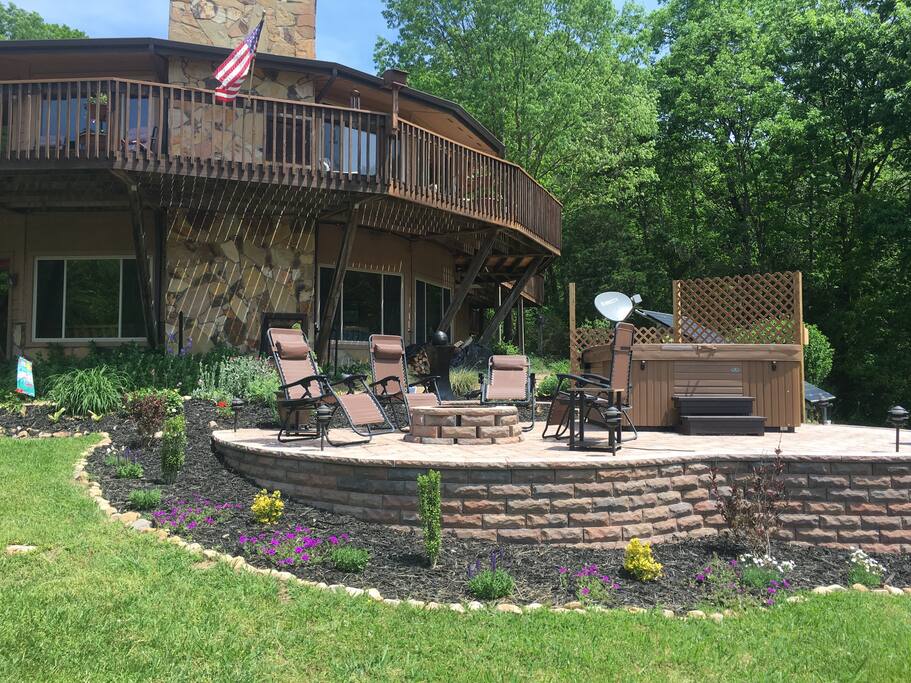Newly Installed Hot Tub and Firepit