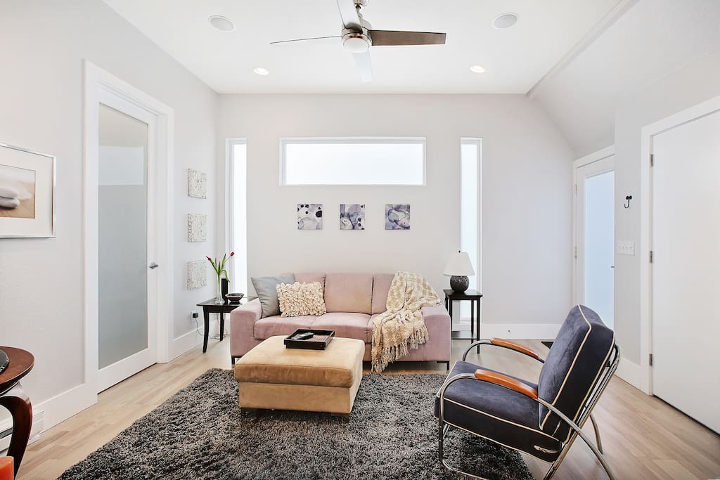 Beautiful Modern Carriage House Guest suites for Rent in Denver