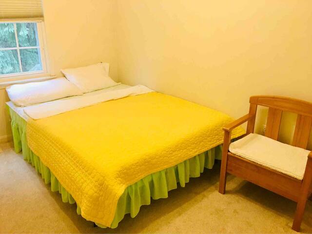 #3 clean,safe, cute room !