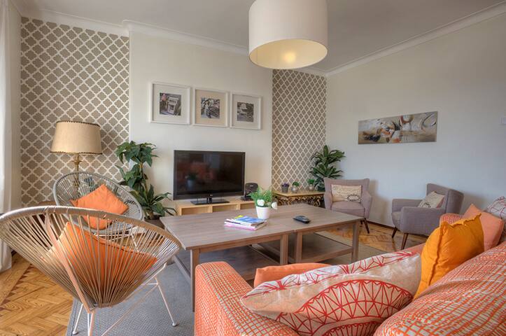 APOLONIA 7 gallery image 4