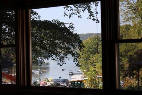 Cheat Lake cottage: Close to Sunset Marina & WVU