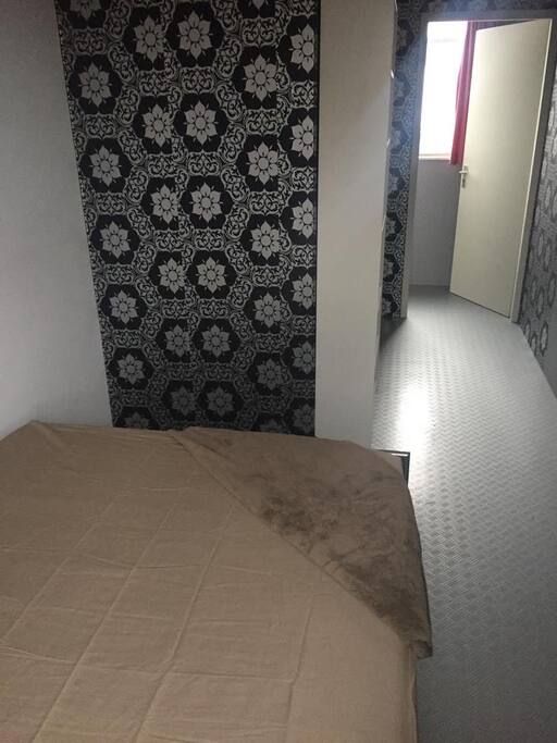 9m2 room with a key