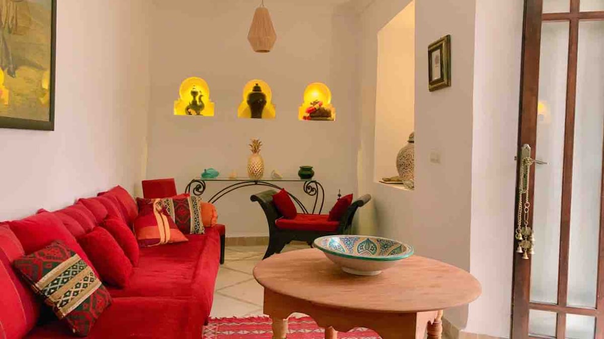 Ukumbi wa majira ya baridi ulio na sehemu ya kuotea 