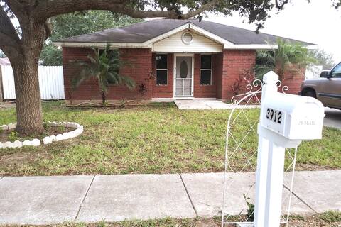 Weslaco Home - Calm & quaint cozy retreat