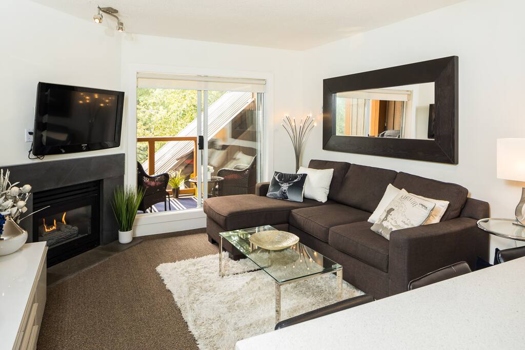 Main Floor with queen sofa bed