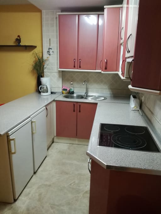 Kitchen 1/2