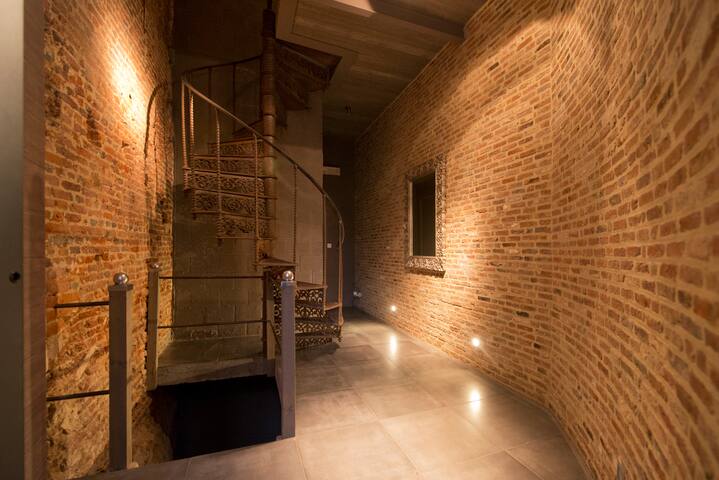 Grand Loft in the heart of historic Antwerp gallery image 5
