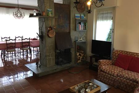 Top 20 barzio villa and bungalow rentals airbnb barzio Camino disegno Frances
